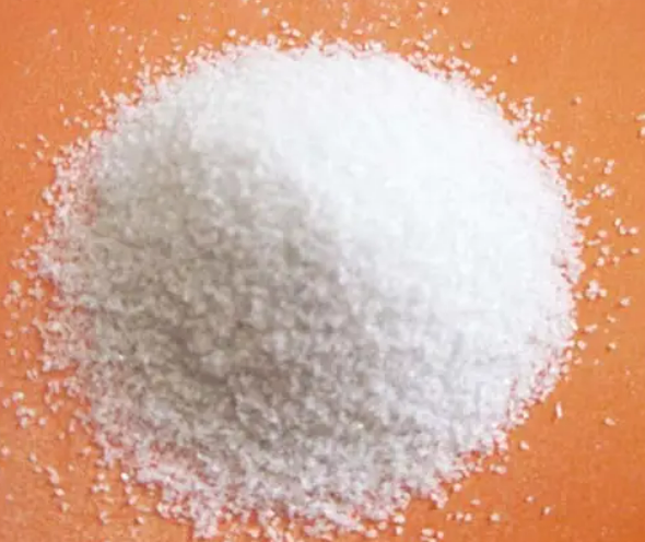 騰博機(jī)械磨料——白剛玉-磨料簡介 白剛玉以工業(yè)氧化鋁粉為原料，于電弧中經(jīng)2000度以上高溫熔煉后冷卻制成，經(jīng)粉碎 整形，磁選去鐵，···
