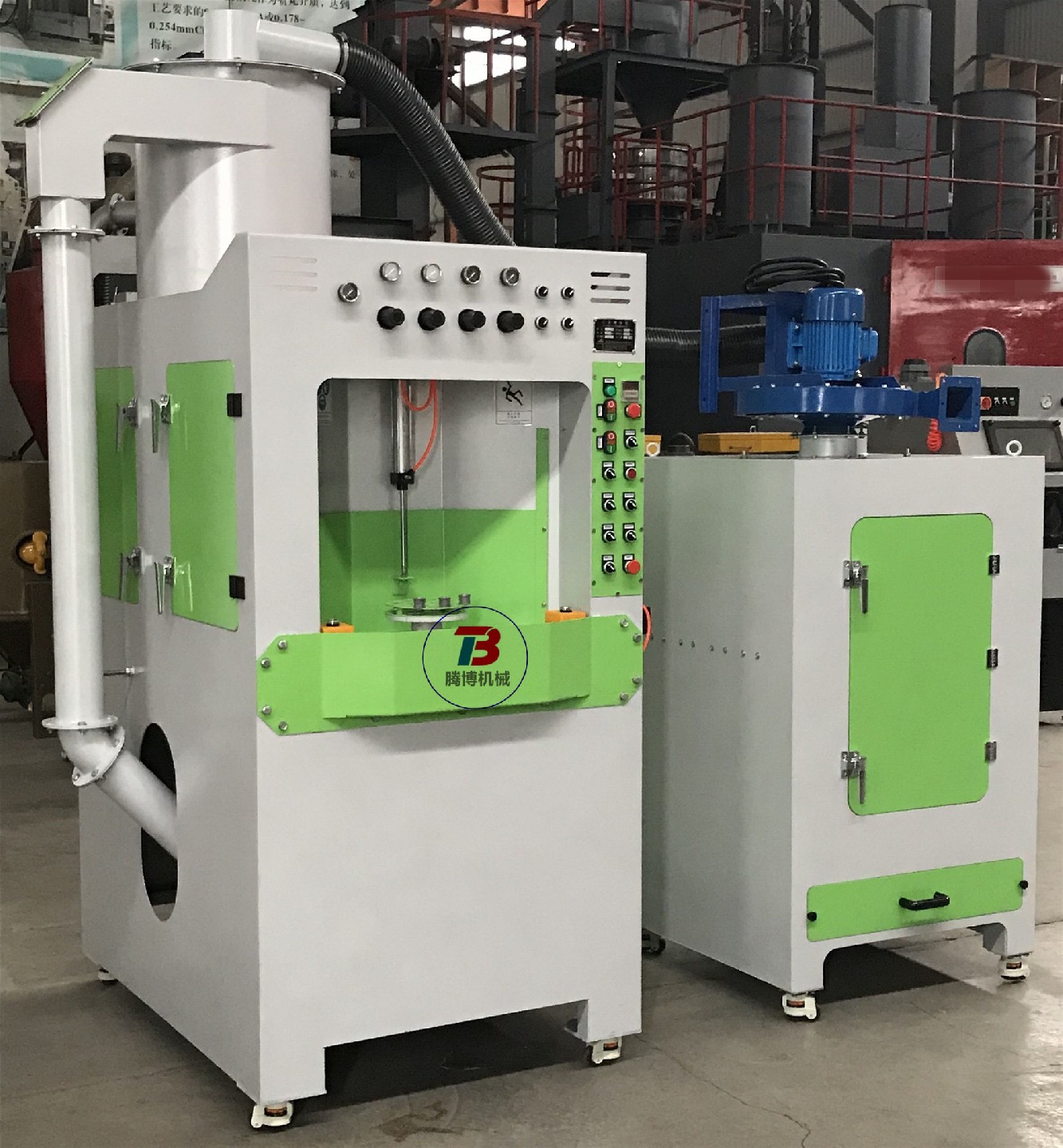 汽車密封件油封增強(qiáng)附著力自動(dòng)噴砂機(jī)-此機(jī)型用于汽車密封件油封表面增強(qiáng)附著力。主要技術(shù)參數(shù)：機(jī)器型號(hào)TBSA1014-2A工作倉(cāng)尺寸1000*1100800mm類型···