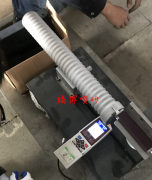 寧波某客戶為合金鋼螺栓和鑲件，風(fēng)力發(fā)電葉片襯套定制的專用噴砂